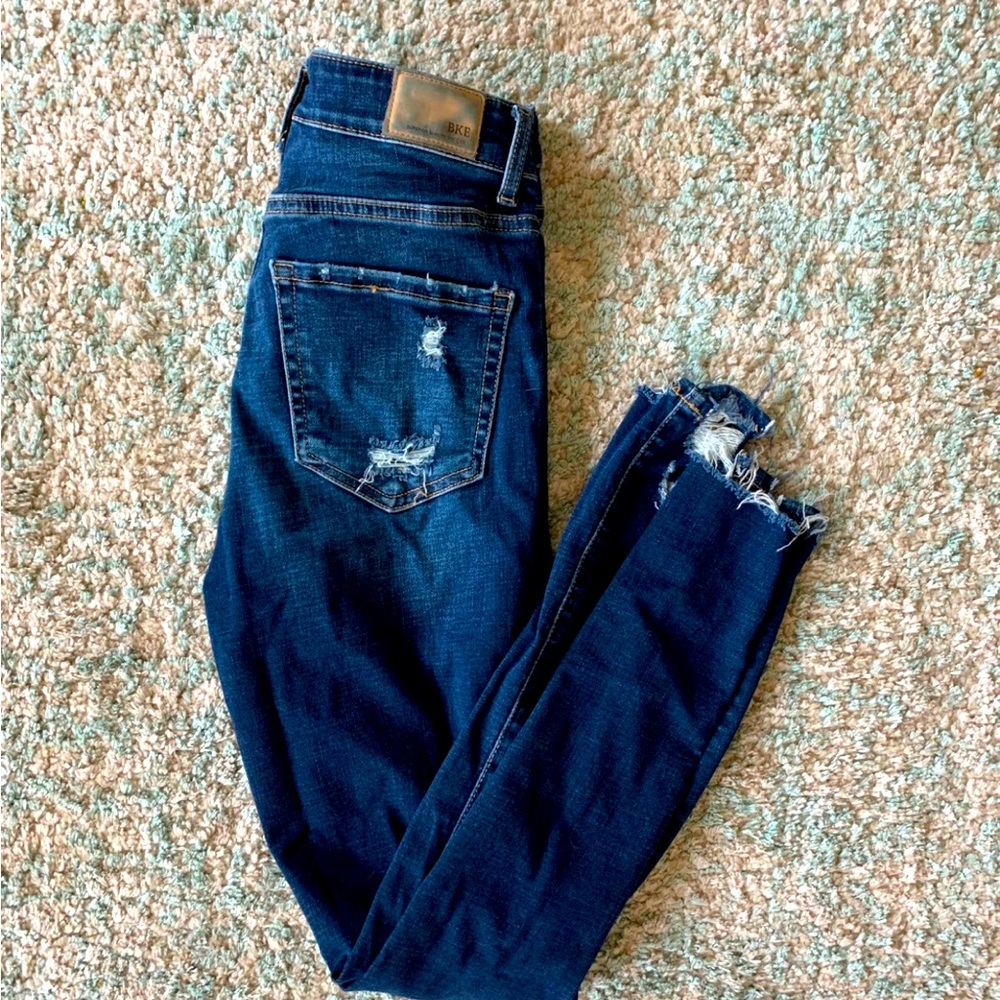 BKE Parker jeans in excellent like new condition. Size 25 waist and 27 length